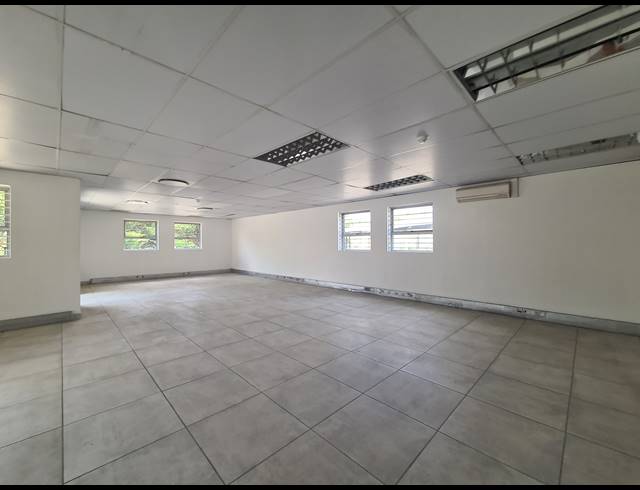 3,356M² OFFICE TO LET IN VORNA VALLEY